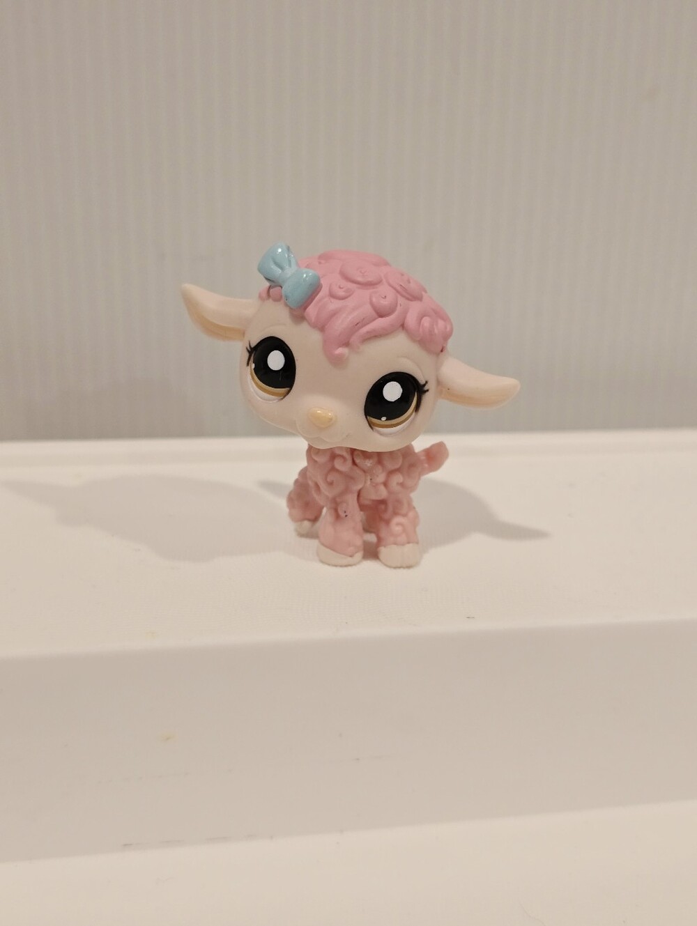 Littlest Pet Shop LPS Cream Lamb with Pink Bow